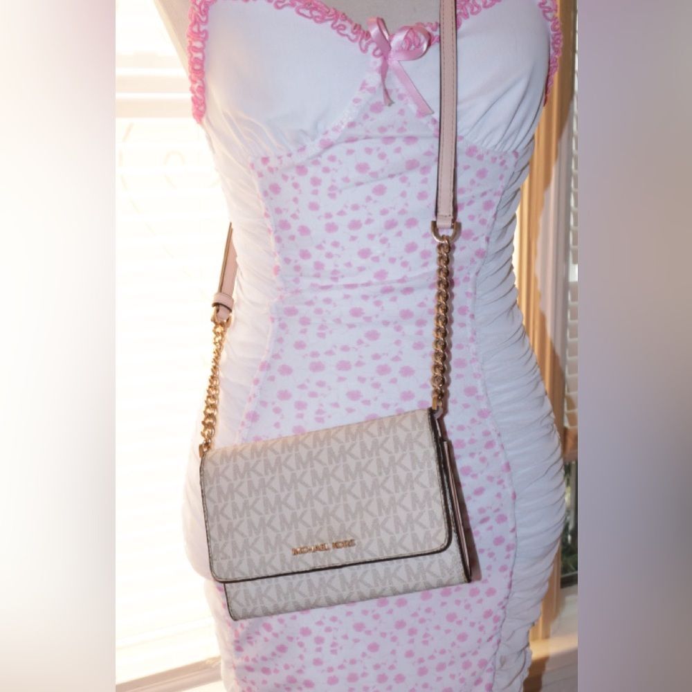 Michael Kors Jet Set Travel MD
MF Crossbody (pink)